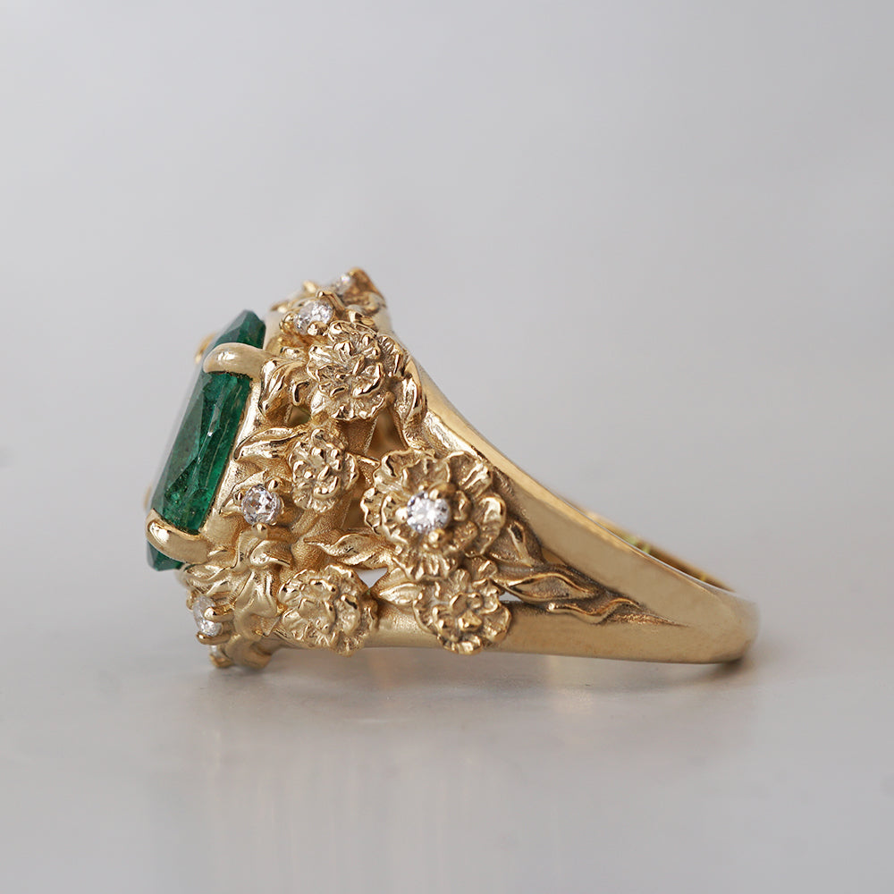 Oval Emerald Tulip Diamond Ring in 14K and 18K Gold