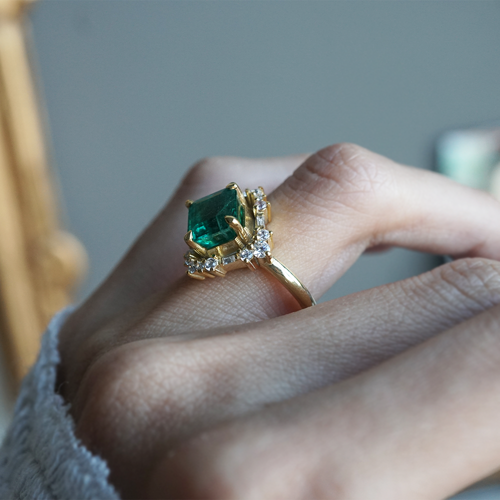 Her Highness Emerald Diamond Ring in 14K and 18K Gold, 3ct