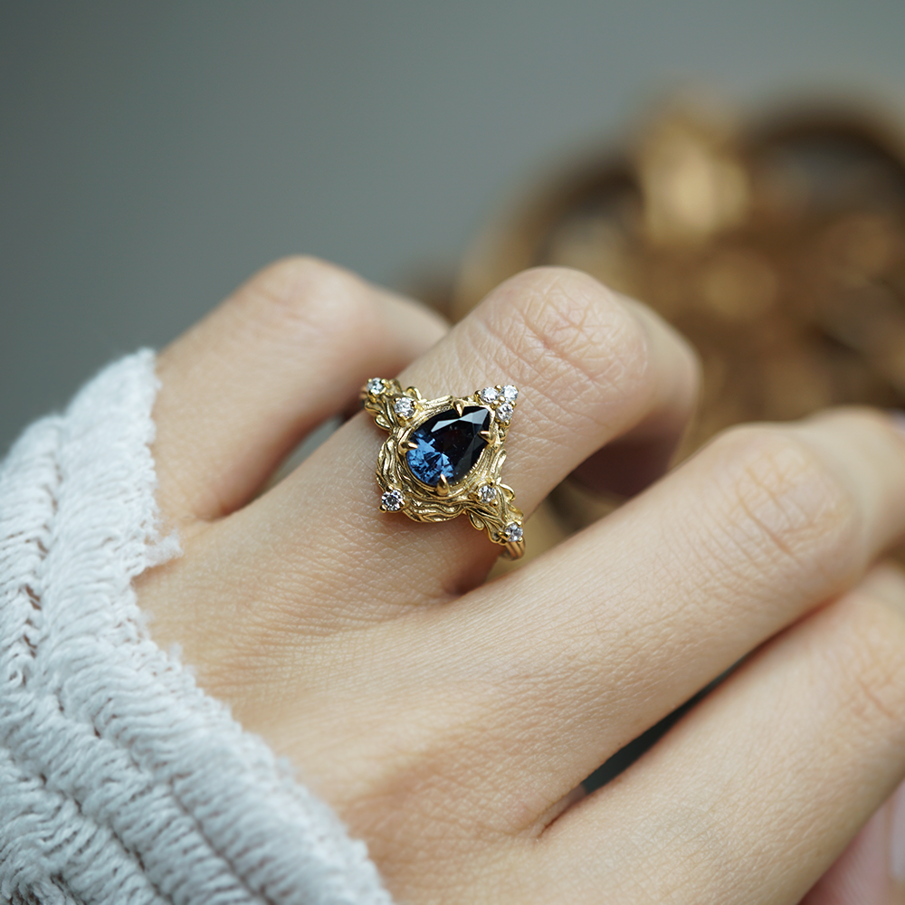 Blue Spinel Nature Ring in 14K and 18K Gold