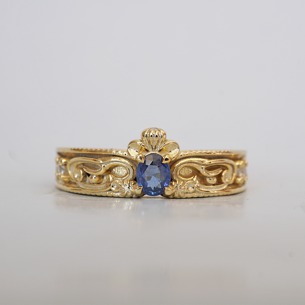 Sapphire Crest Ring in 14K and 18K Gold