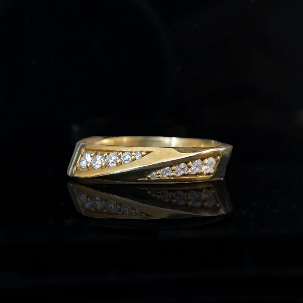 Spiral Diamond Ring in 14K and 18K Gold, 5mm