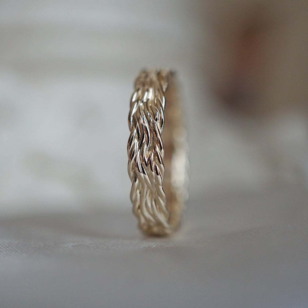 Intertwined Ring Band in 14K Gold, 3mm - Tippy Taste Jewelry