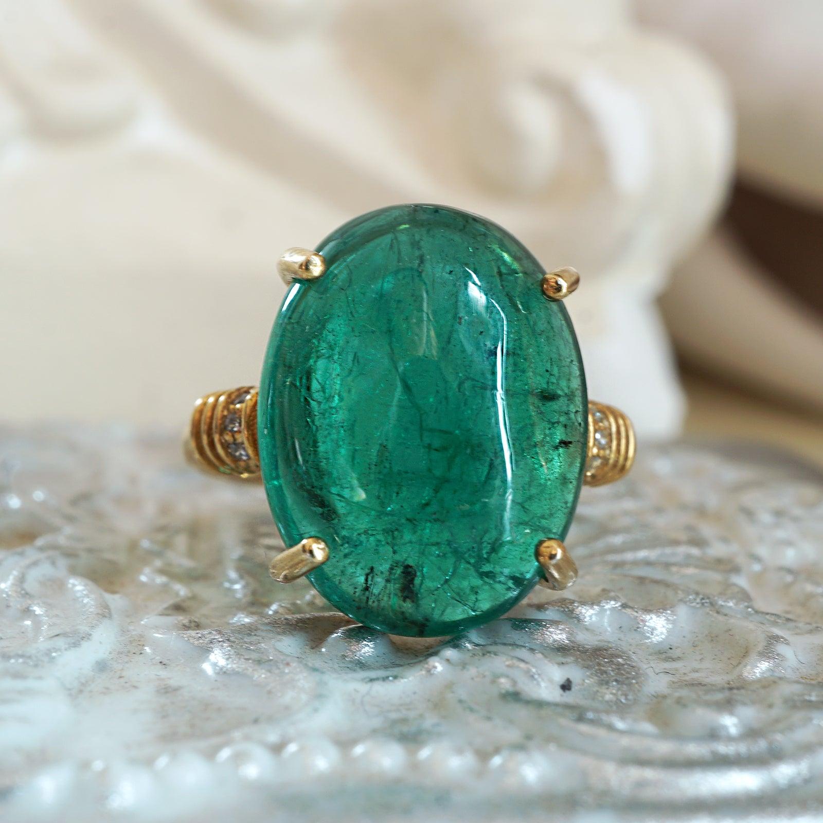 One Of A Kind: Oval Cabochon Emerald Diamond ring, 9ct - Tippy Taste Jewelry