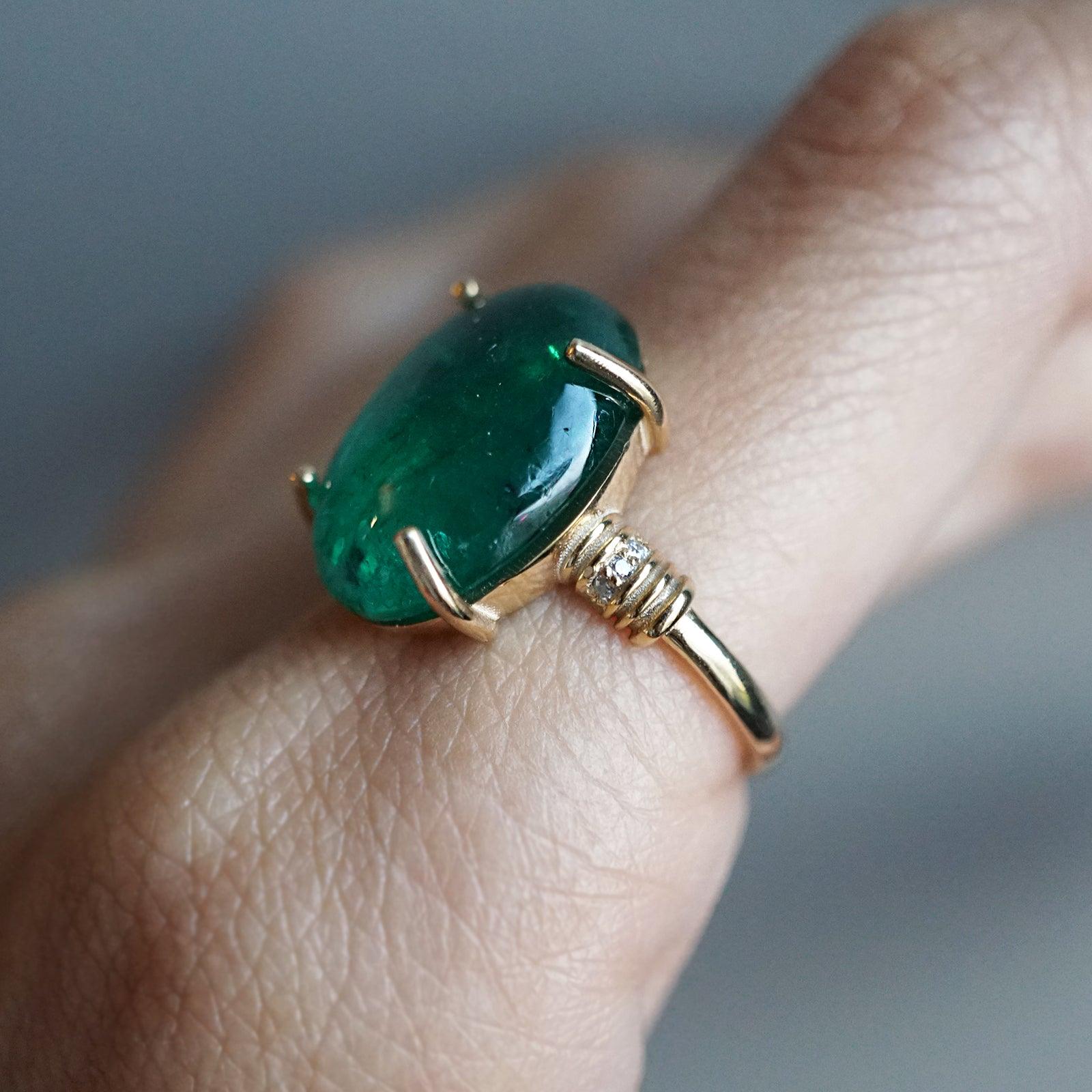 One Of A Kind: Oval Cabochon Emerald Diamond ring, 9ct - Tippy Taste Jewelry