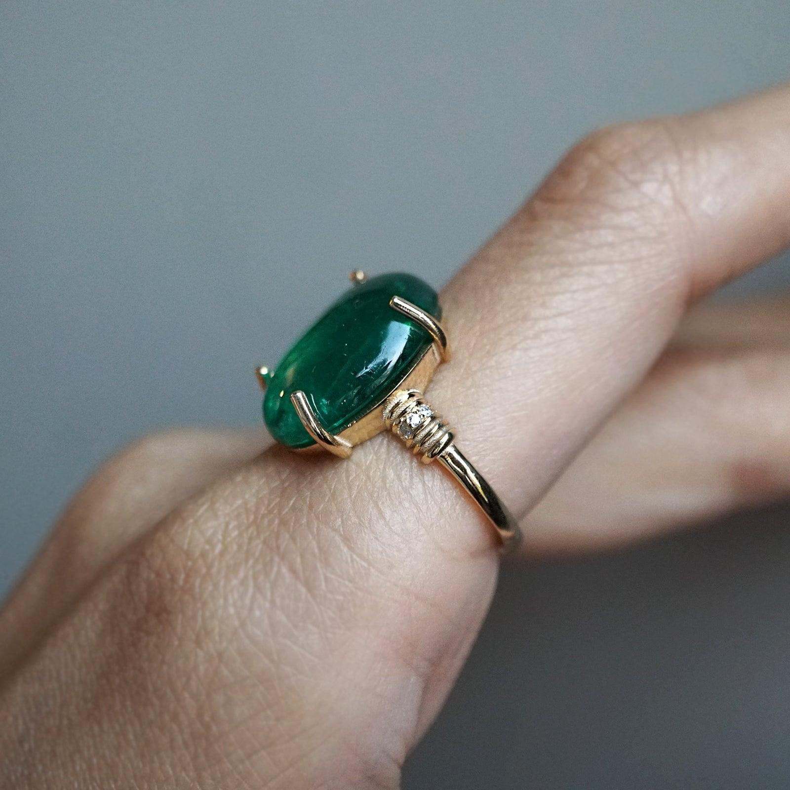 One Of A Kind: Oval Cabochon Emerald Diamond ring, 9ct - Tippy Taste Jewelry