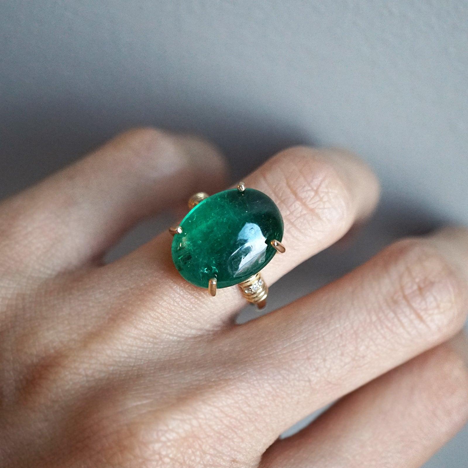 One Of A Kind: Oval Cabochon Emerald Diamond ring, 9ct - Tippy Taste Jewelry