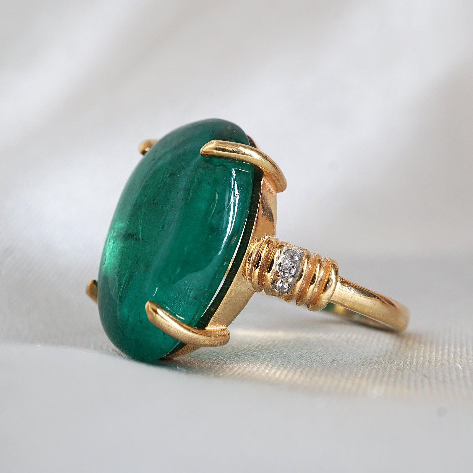 One Of A Kind: Oval Cabochon Emerald Diamond ring, 9ct - Tippy Taste Jewelry