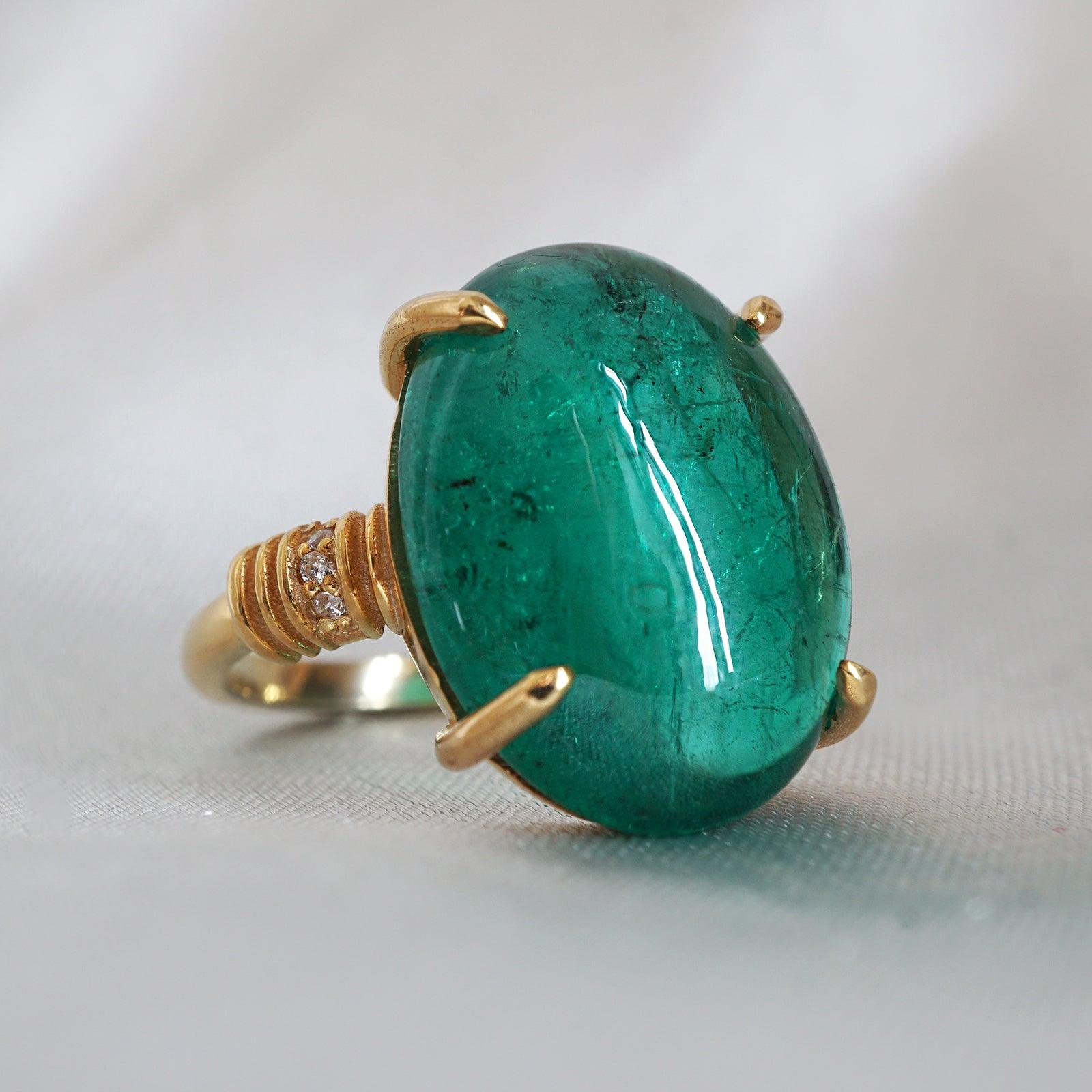 One Of A Kind: Oval Cabochon Emerald Diamond ring, 9ct - Tippy Taste Jewelry