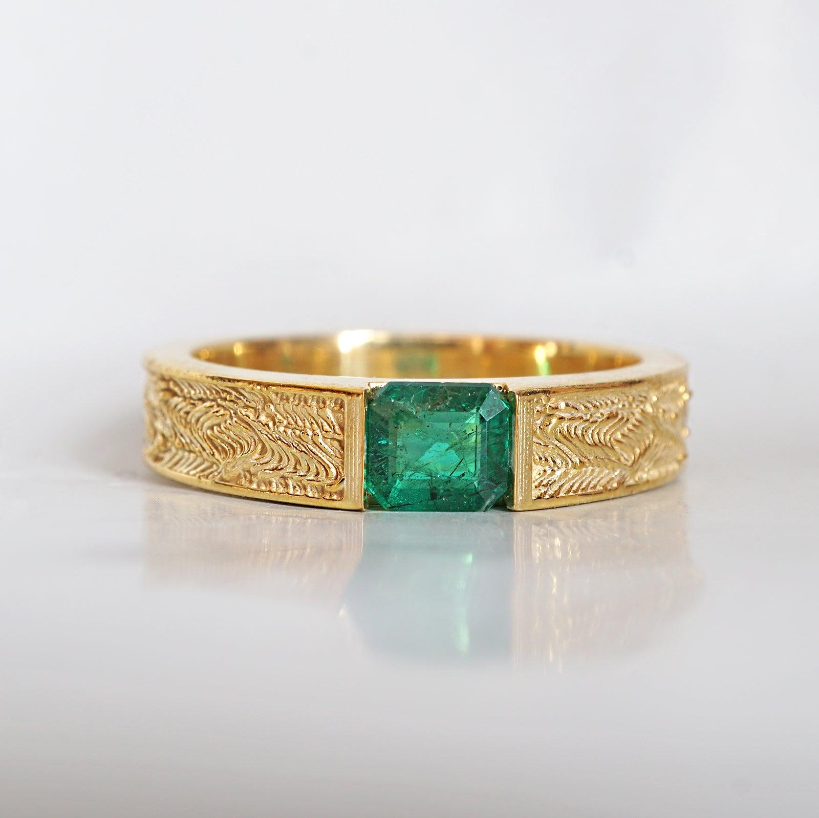 Emerald Dragon Ring in 14K Gold, 5mm - Tippy Taste Jewelry