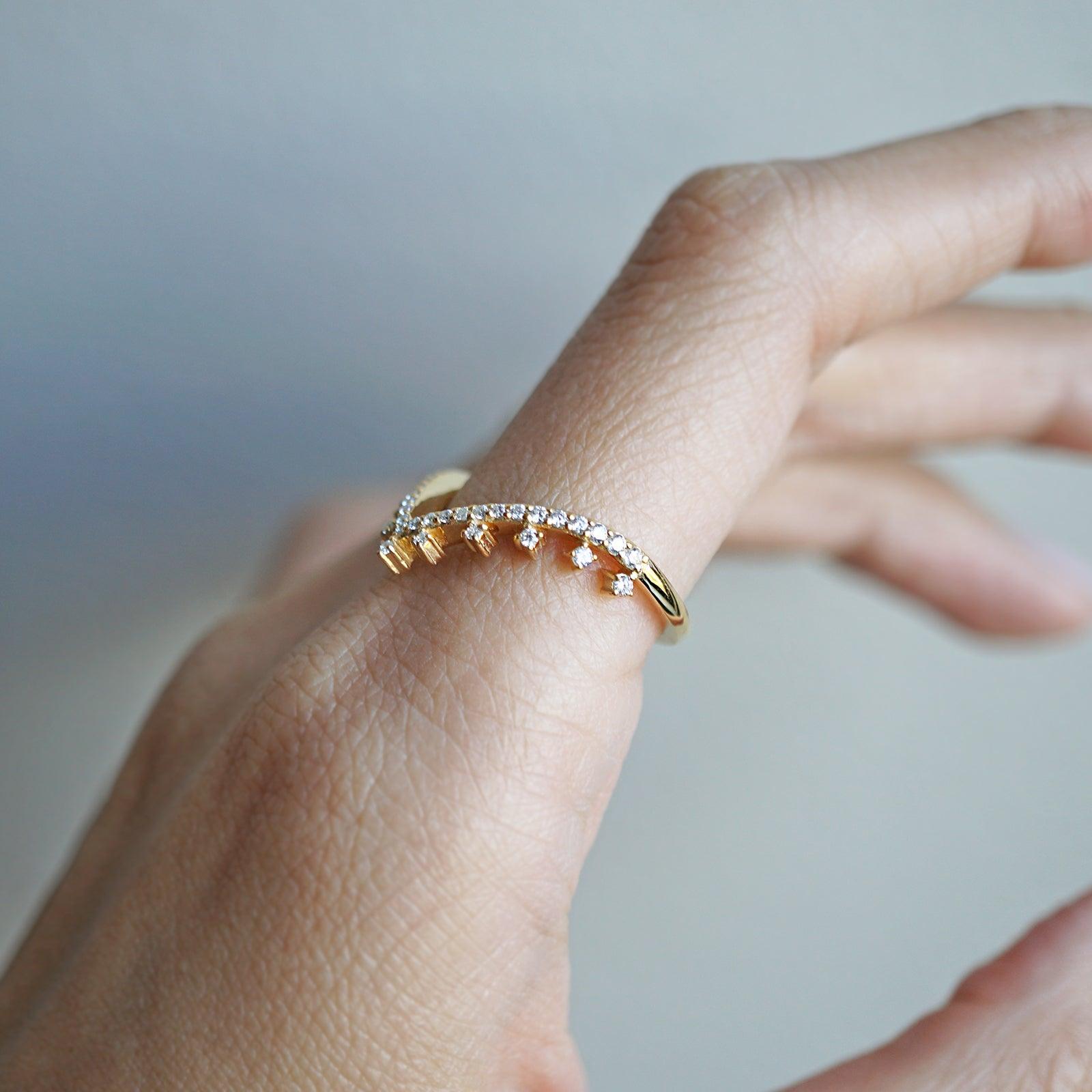 v shape monarch ring