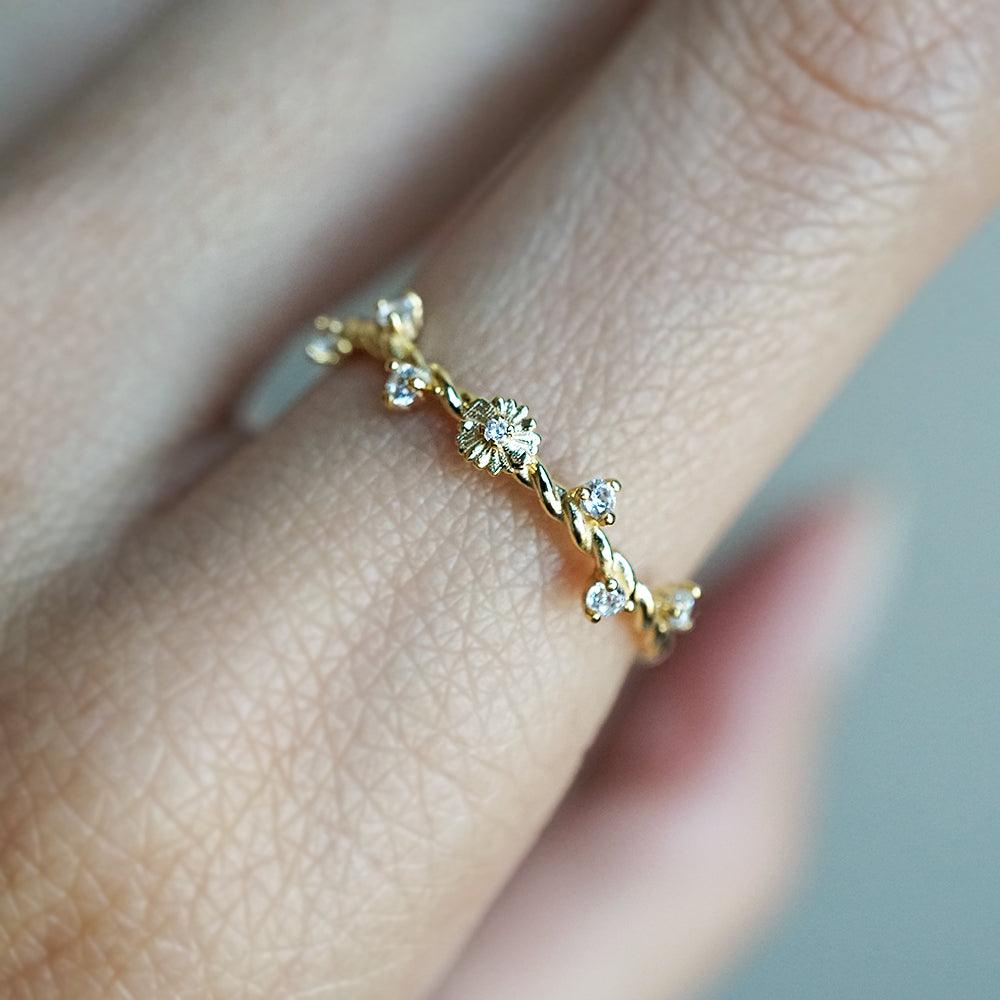 14K Mini Daisy Twisted Ring - Tippy Taste Jewelry