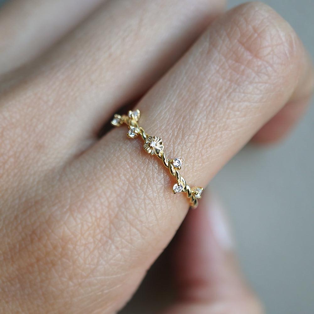 14K Mini Daisy Twisted Ring - Tippy Taste Jewelry